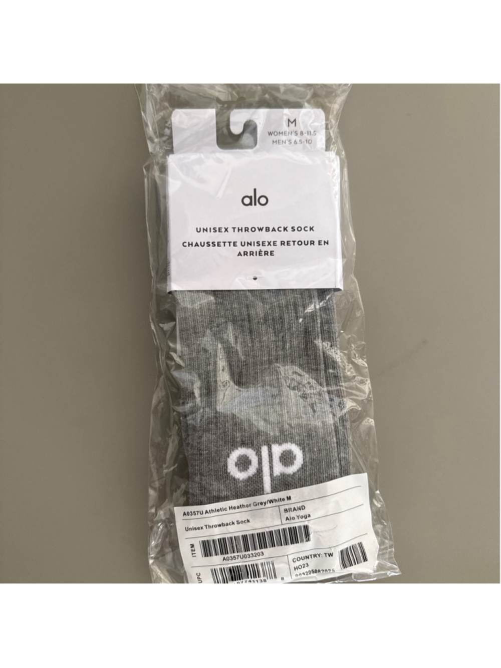 Alo Yoga Athletic Heather Grey/White Throwback Socks One Size